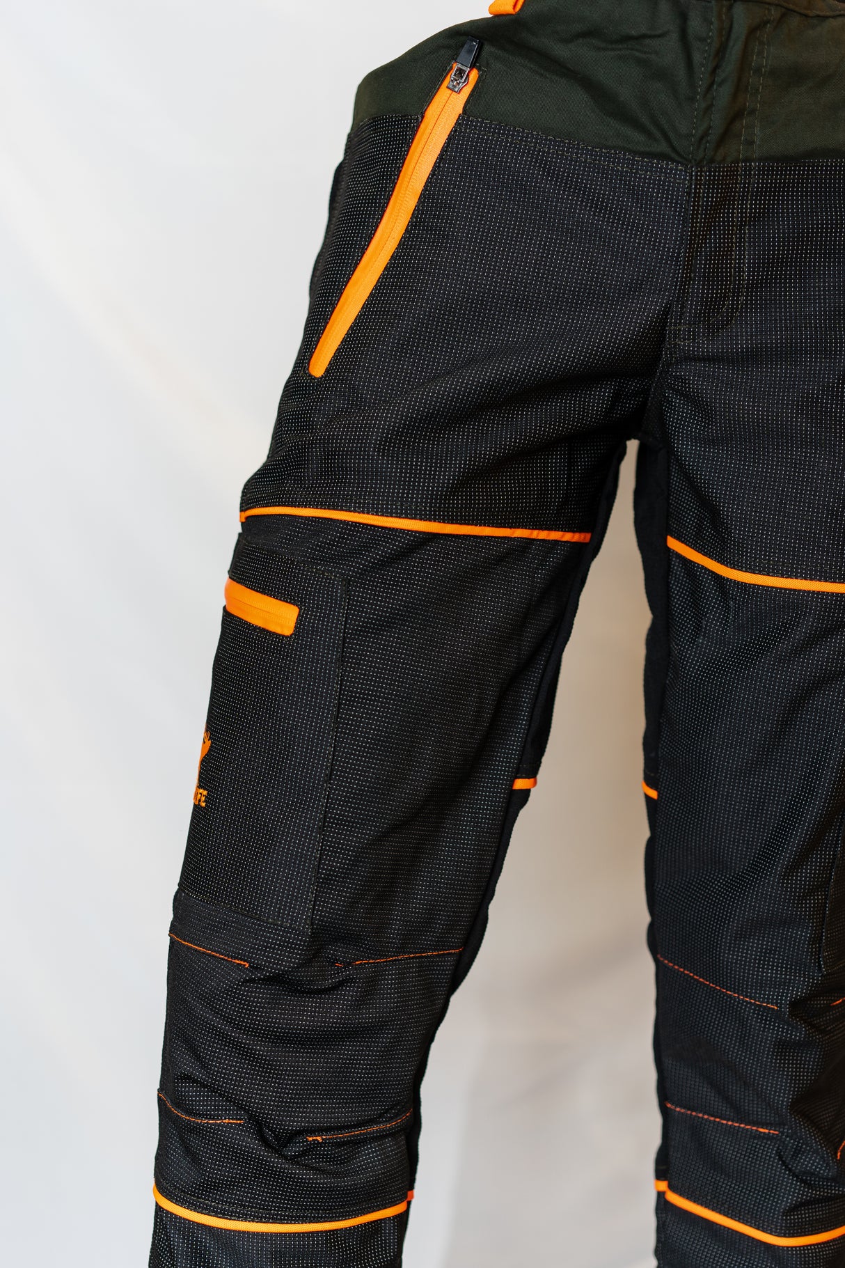 Hunting life titan orange, yellow, neutral trousers