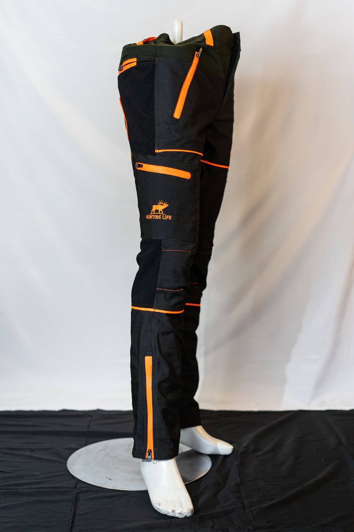 Hunting life titan orange, yellow, neutral trousers
