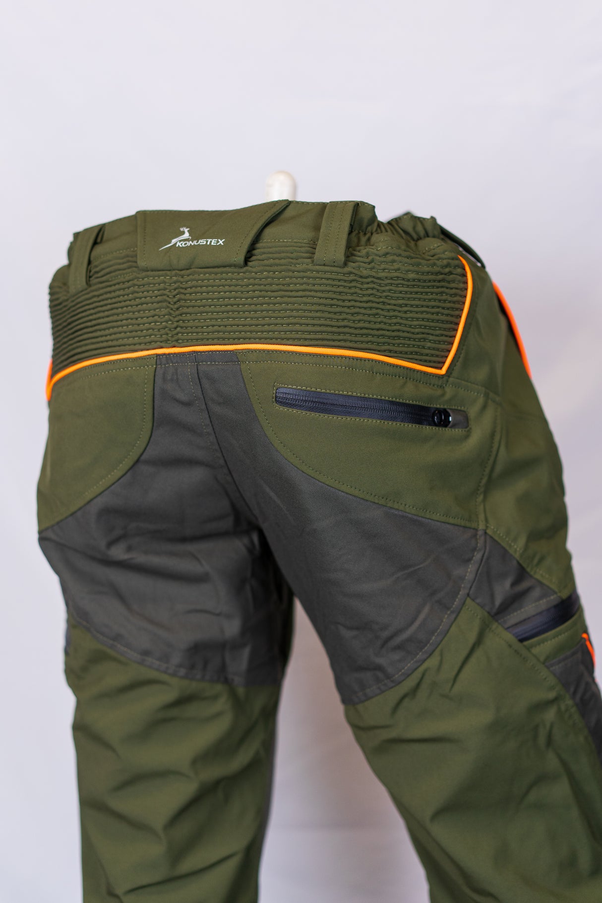 Pantalone konustex kreato