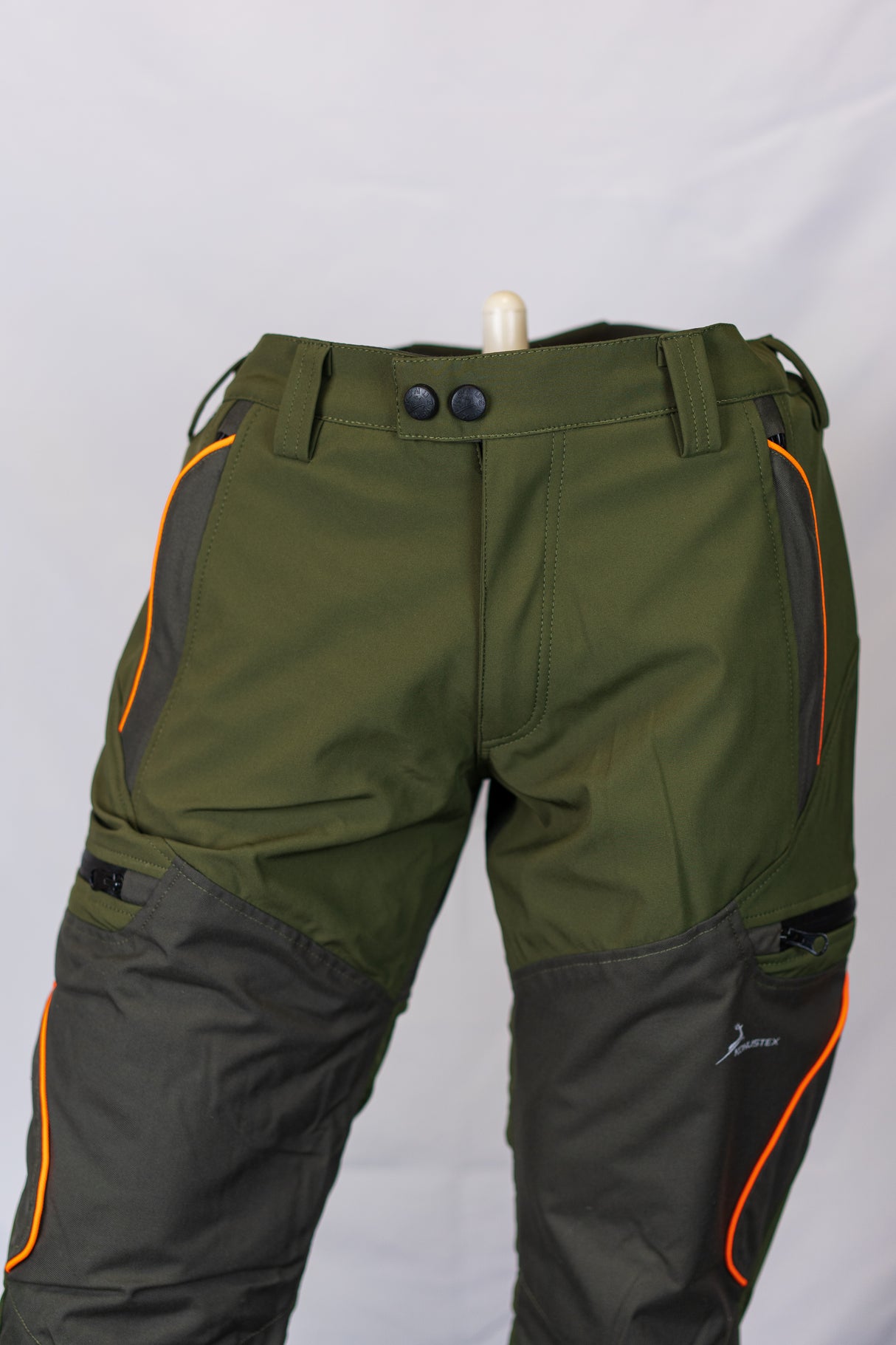 Pantalone konustex kreato