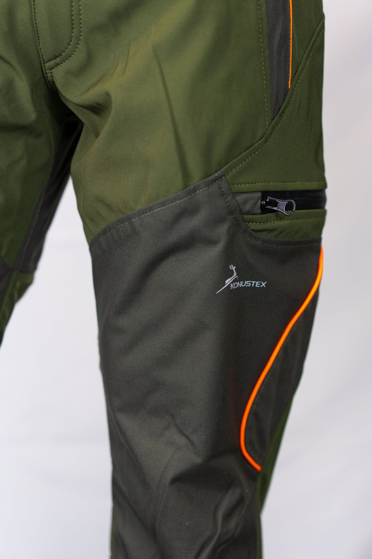 Pantalone konustex kreato