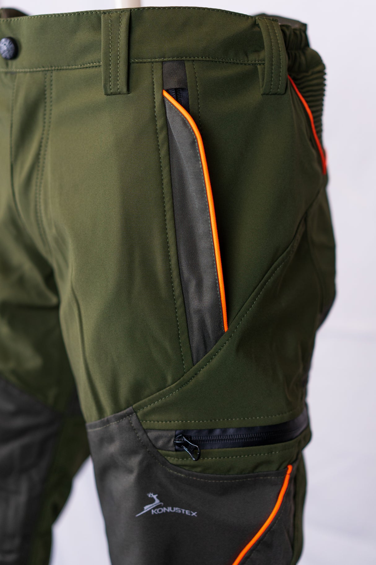 Pantalone konustex kreato